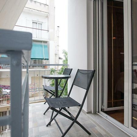Pretty Rooms In Gold And Blue Apartment In Safe Central Area Athens Exterior photo