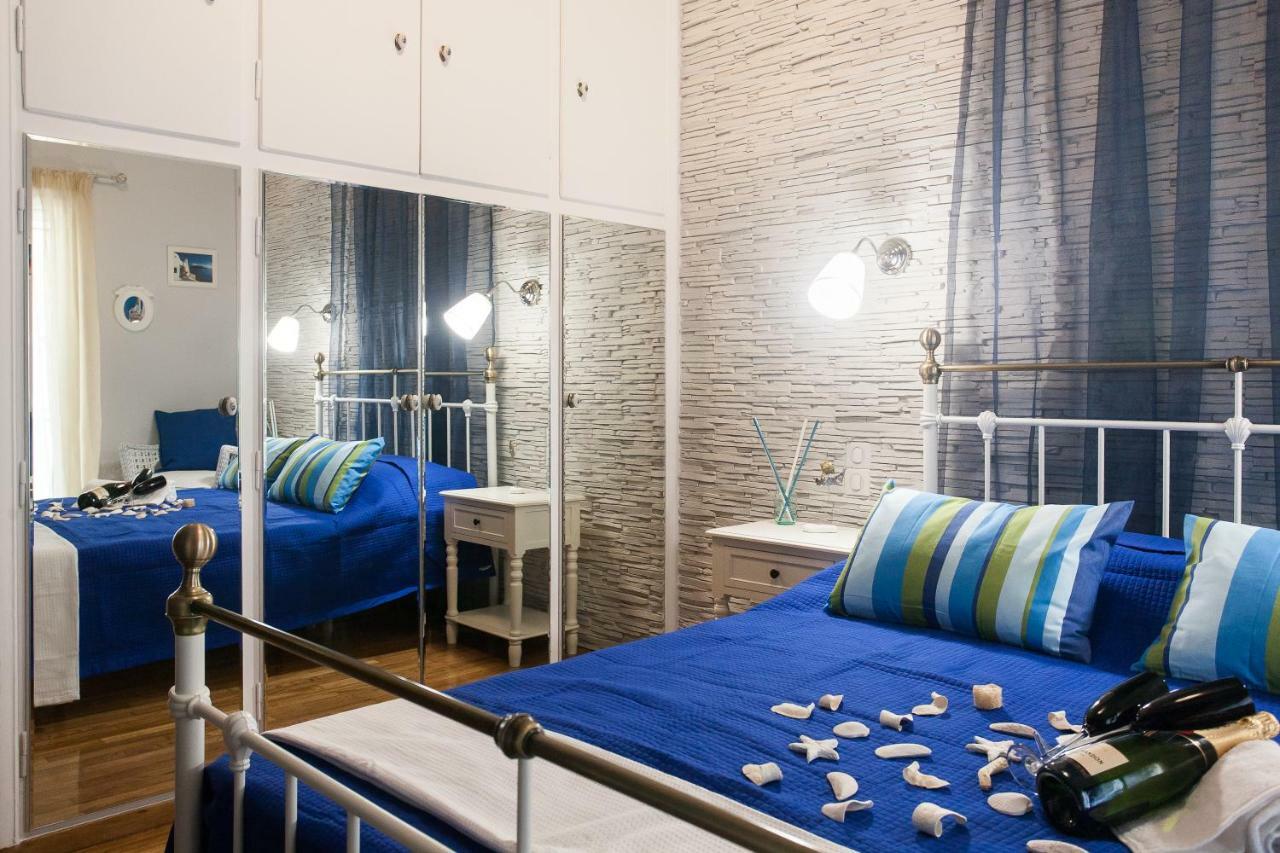 Pretty Rooms In Gold And Blue Apartment In Safe Central Area Athens Exterior photo
